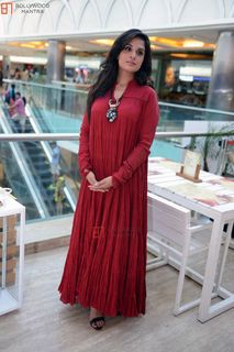Richa Chadha feet photo thumbnail