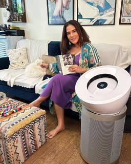 Richa Chadha feet photo thumbnail