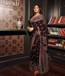 Richa Chadha feet photo thumbnail