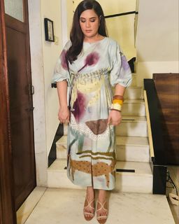 Richa Chadha feet photo thumbnail