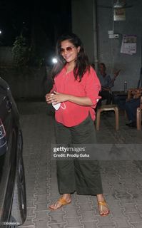 Richa Chadha feet photo thumbnail