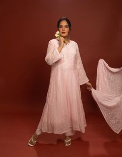 Richa Chadha feet photo 8