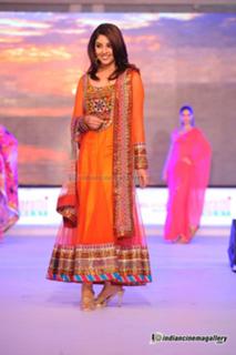Richa Gangopadhyaya feet photo 4