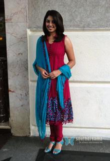 Richa Gangopadhyaya feet photo 8