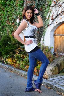 Richa Gangopadhyaya feet photo 6