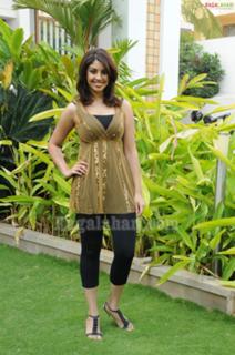 Richa Gangopadhyaya feet photo 16