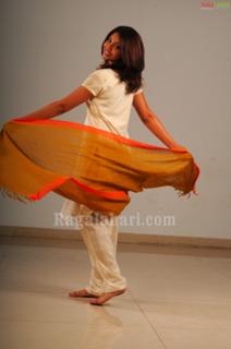 Richa Gangopadhyaya feet photo 11