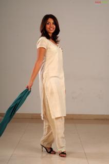 Richa Gangopadhyaya feet photo 14