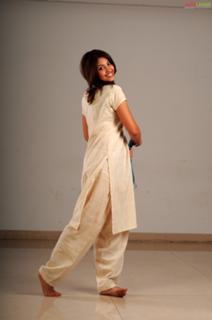 Richa Gangopadhyaya feet photo 8