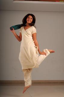 Richa Gangopadhyaya feet photo 5