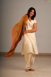 Richa Gangopadhyaya feet photo 19
