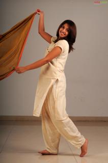 Richa Gangopadhyaya feet photo 17