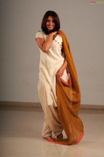 Richa Gangopadhyaya feet photo 16