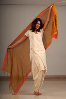 Richa Gangopadhyaya feet photo 14