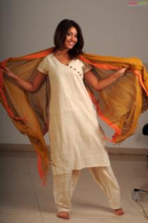 Richa Gangopadhyaya feet photo 5
