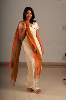 Richa Gangopadhyaya feet photo 2