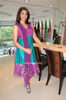 Richa Gangopadhyaya feet photo 8