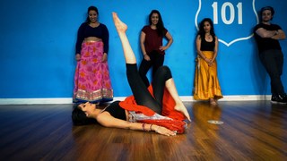 Richa Moorjani feet photo 14