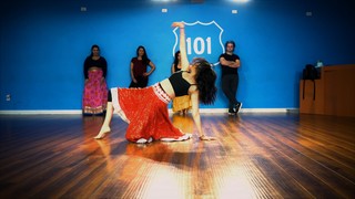 Richa Moorjani feet photo 9