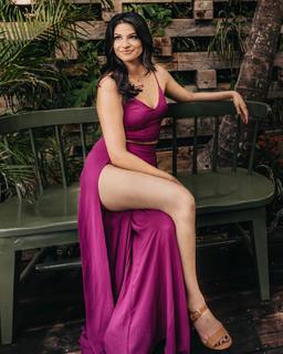 Richa Moorjani feet photo 14