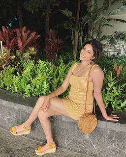 Richa Moorjani feet photo 10