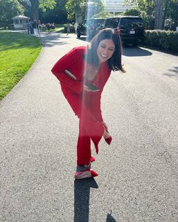 Richa Moorjani feet photo 12