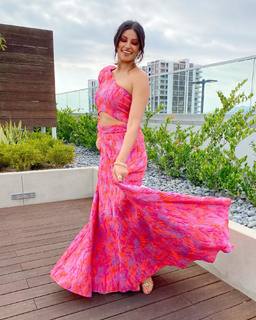 Richa Moorjani feet photo 5