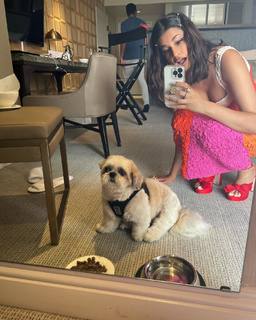 Richa Moorjani feet photo 1