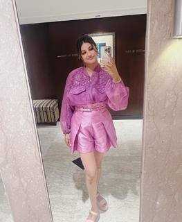 Richa Moorjani feet photo 8