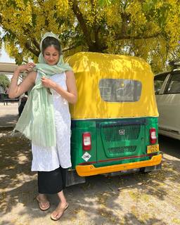 Richa Moorjani feet photo 3