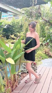 Richa Moorjani feet photo 9