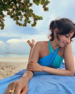 Richa Moorjani feet photo 8