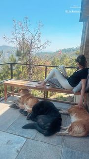 Richa Moorjani feet photo 1