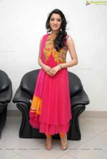 Richa Panai feet photo 9