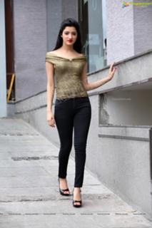 Richa Panai feet photo 2