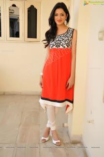 Richa Panai feet photo 8