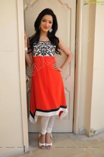 Richa Panai feet photo 4