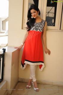 Richa Panai feet photo 12