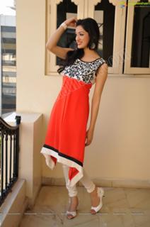 Richa Panai feet photo 10