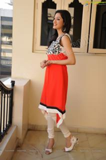 Richa Panai feet photo 8