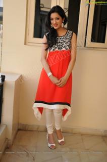 Richa Panai feet photo 17