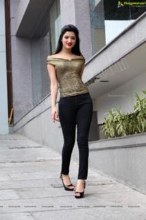 Richa Panai feet photo 10