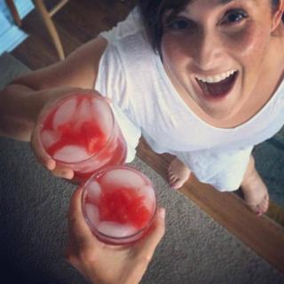 Ricki Lake feet photo thumbnail