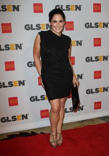Ricki Lake feet photo thumbnail