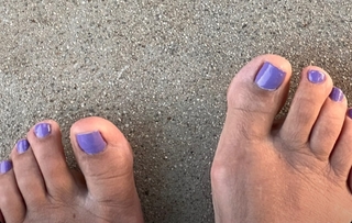 Ricki Lake feet photo thumbnail