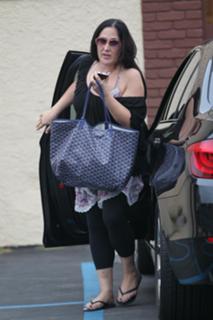 Ricki Lake feet photo thumbnail