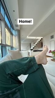 Ricki Lake feet photo thumbnail