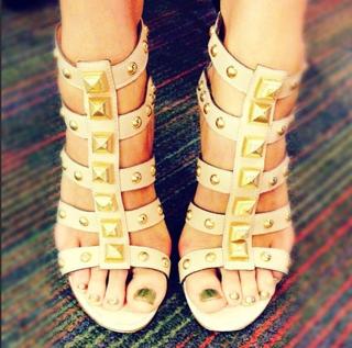 Ricki-Lee Coulter feet photo 17