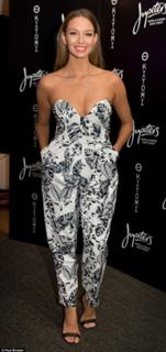 Ricki-Lee Coulter feet photo 8