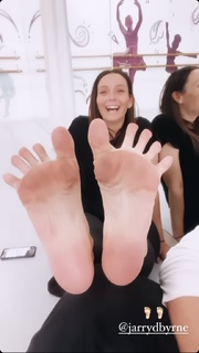 Ricki-Lee Coulter feet photo 7